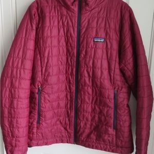 Patagonia XL Women’s Burgundy & Blue Puff Jacket